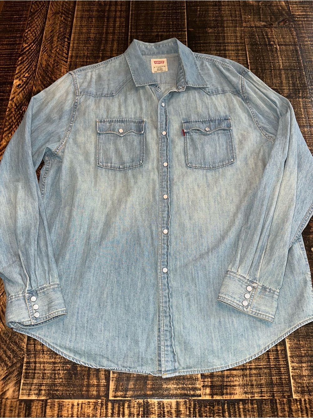 Vintage Y2K Levi’s size XL Denim Snap Shirt